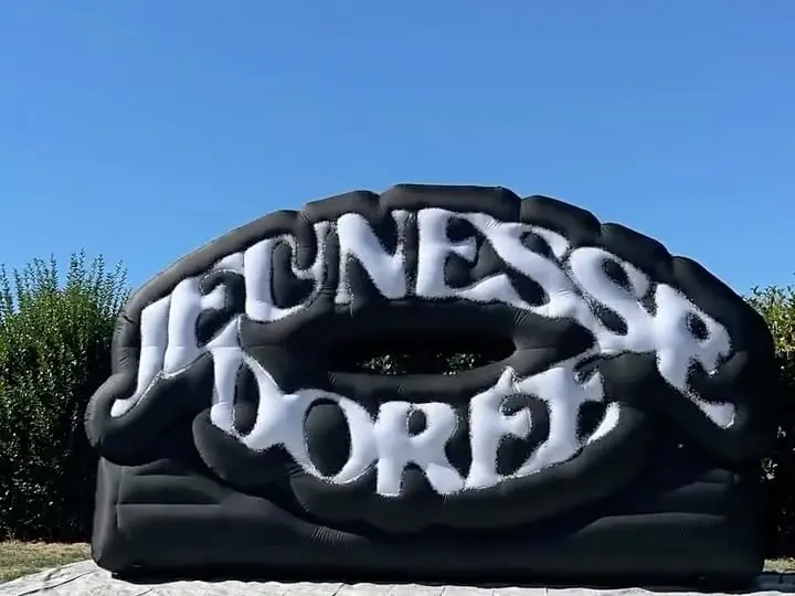 Fond de scène gonflable Jeunesse Dorée